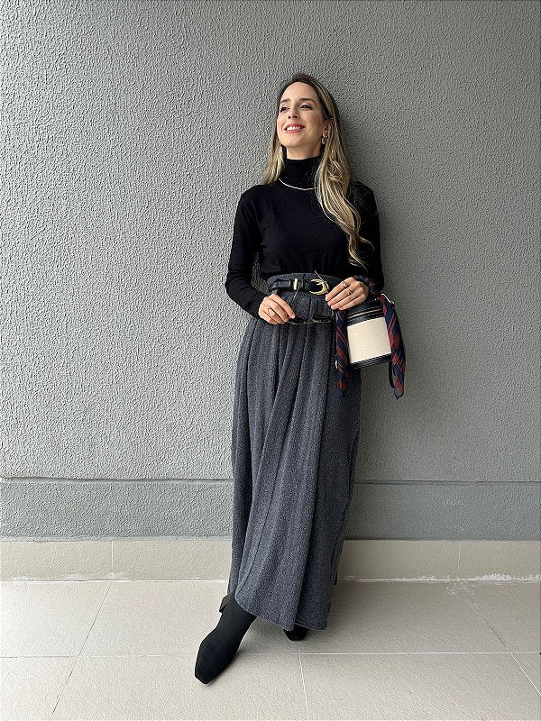 Blusa cacharrel tricô modal gola alta Rolê Lisa preta Lirio