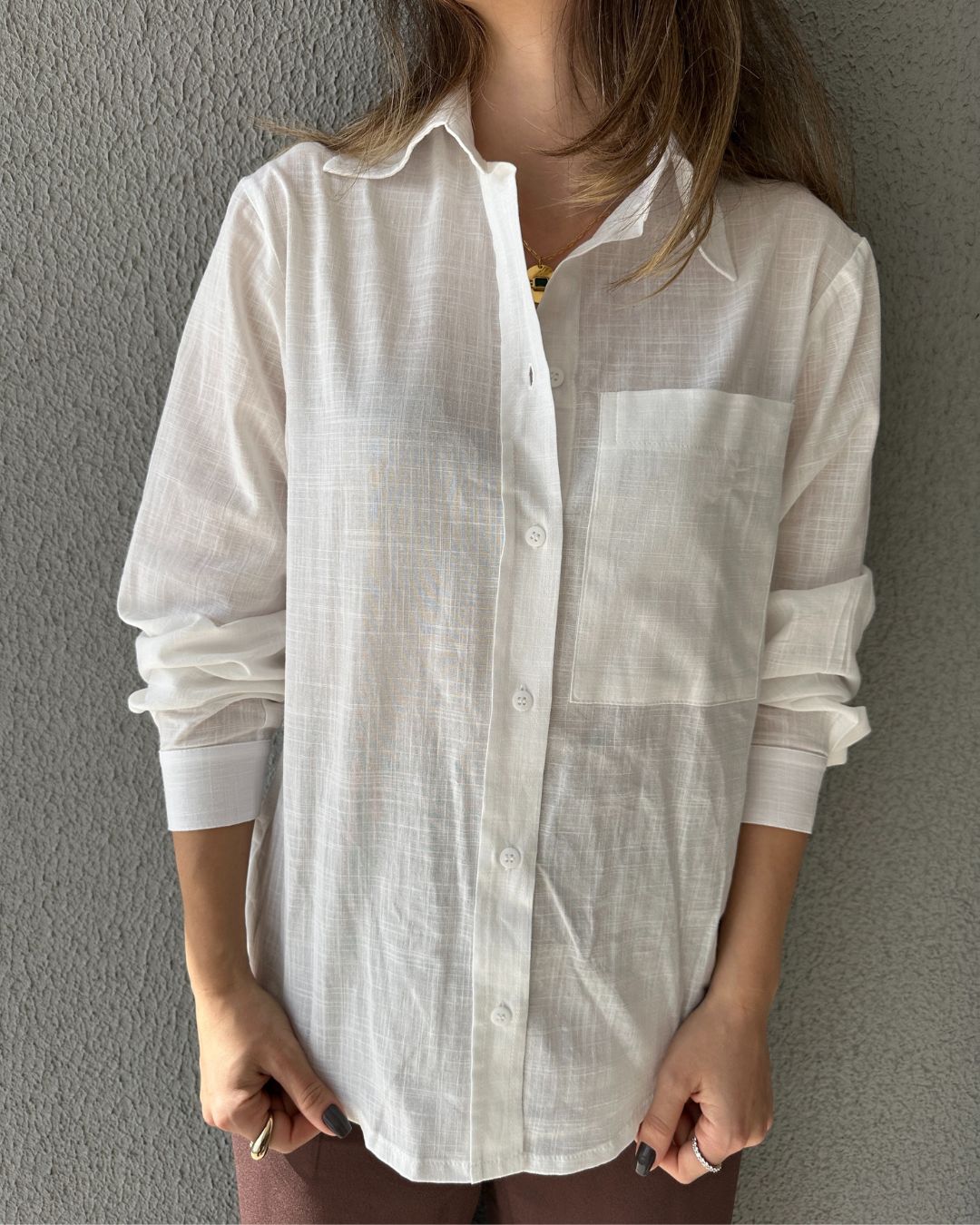 Camisa tradicional branca com bolso frontal branca Jasmim