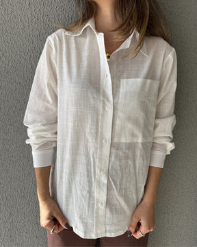 Camisa tradicional branca com bolso frontal branca Jasmim