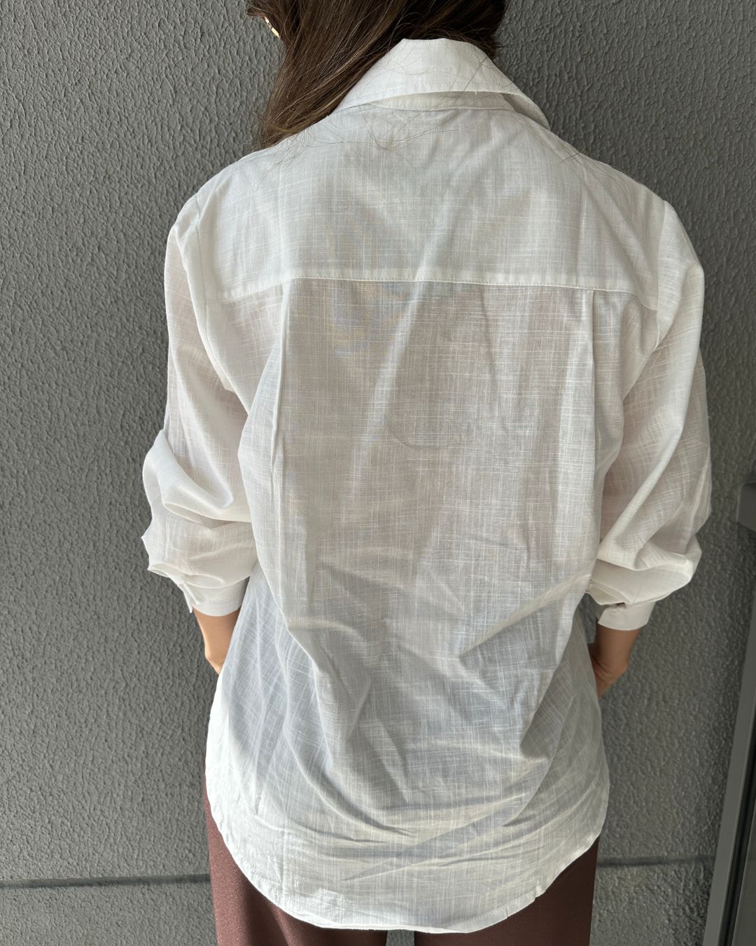 Camisa tradicional branca com bolso frontal branca Jasmim