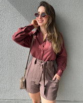 Camisa Tradicional Marrom com Bolso Frontal Jasmim