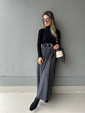 Blusa cacharrel tricô modal gola alta Rolê Lisa preta Lirio