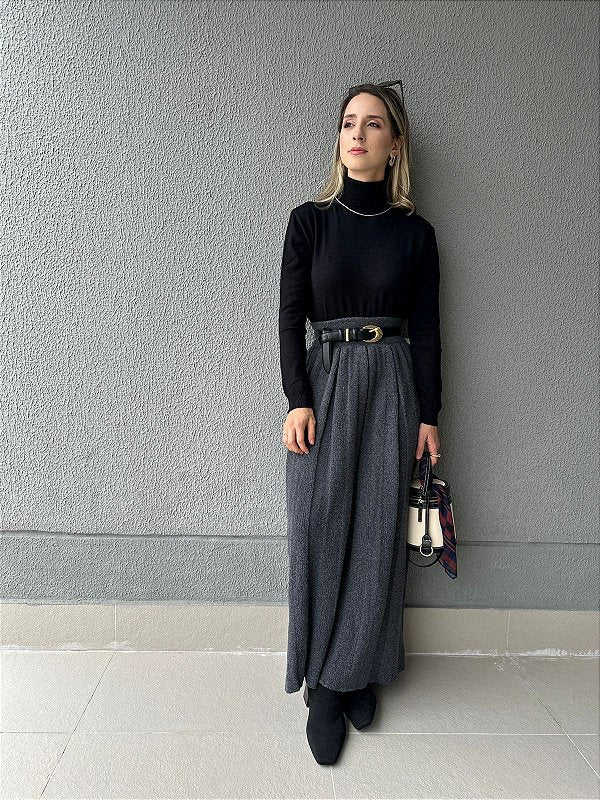 Blusa cacharrel tricô modal gola alta Rolê Lisa preta Lirio