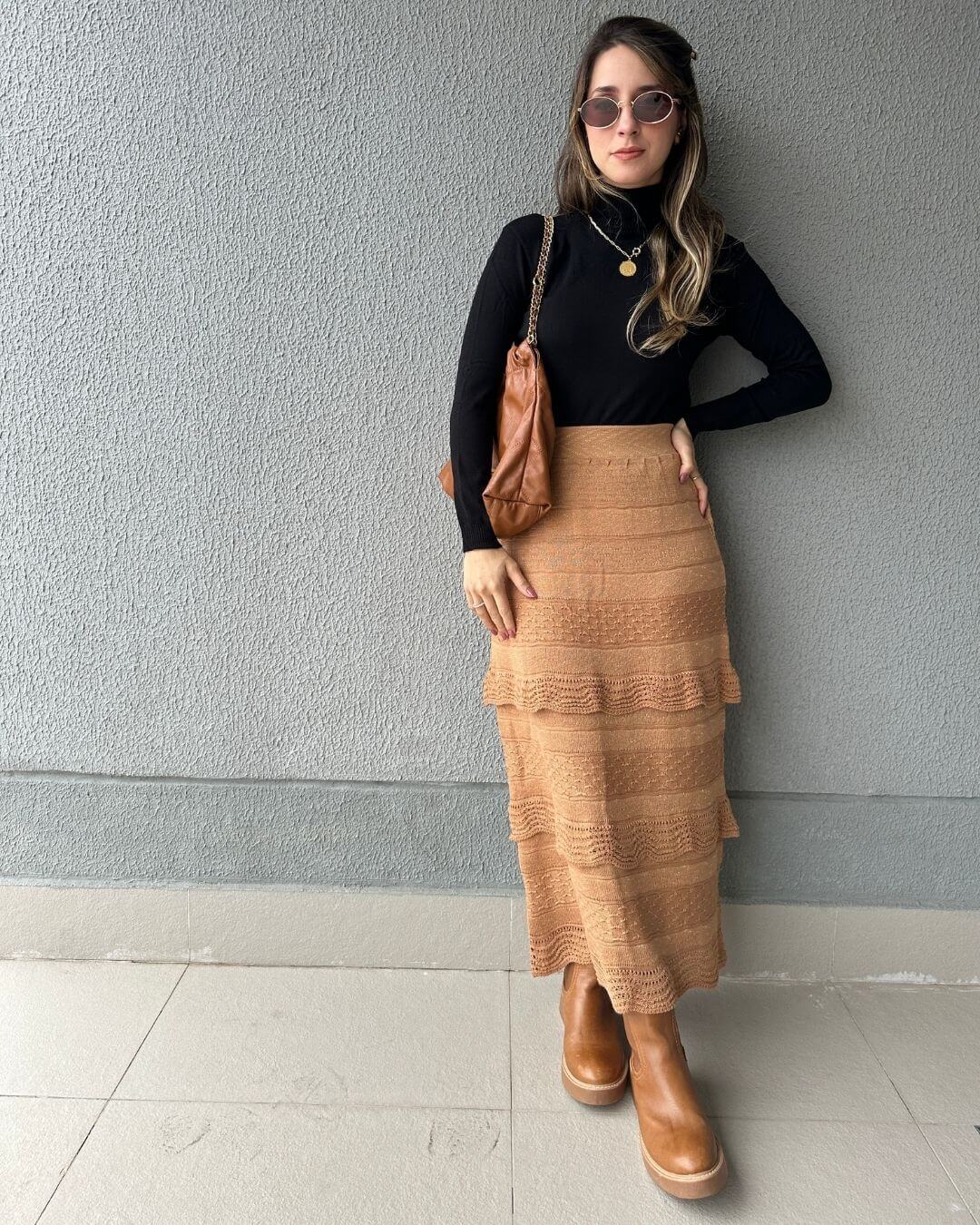 Blusa cacharrel tricô modal gola alta Rolê Lisa preta Lirio