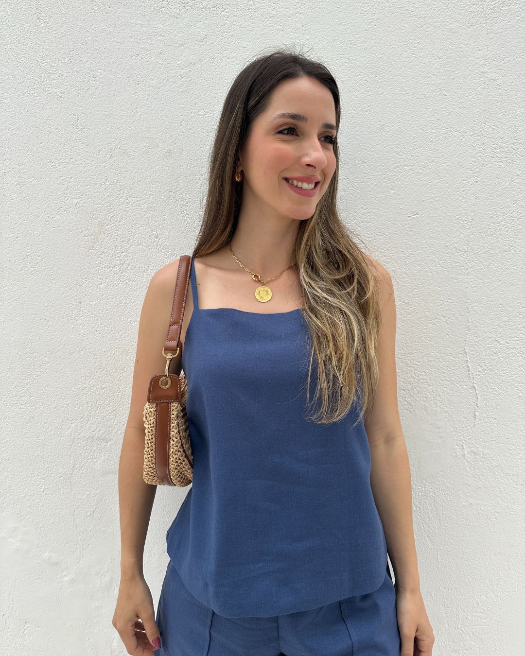Blusa de Alça com Amarração e Detalhes em Botão Azul Cobalto Guaraná