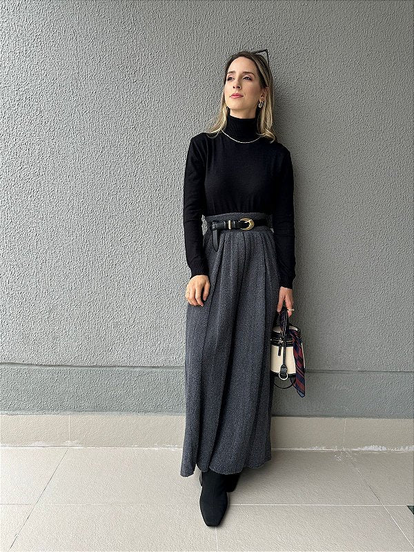 Blusa cacharrel tricô modal gola alta Rolê Lisa preta Lirio