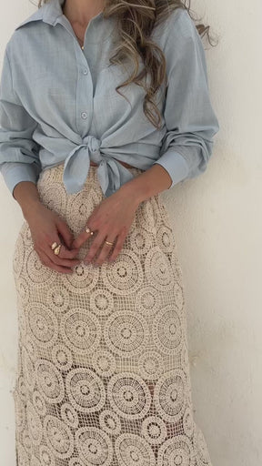 Camisa tradicional com bolso frontal azul claro Jasmim